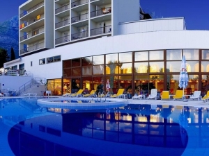 HOTEL HORIZONT 4*  BAŠKA VODA 